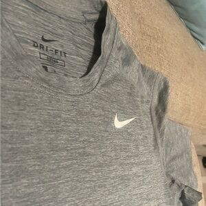 NIKE Dri-Fit Small
